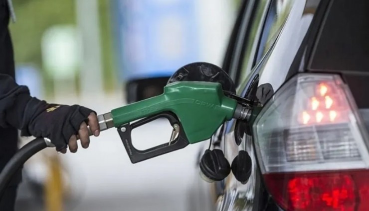 Benzine zam yolda