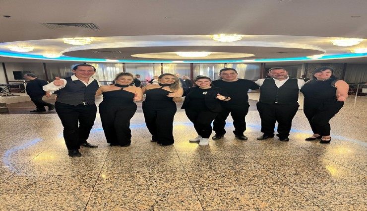 Binlerce yıllık kültürün dansla buluştuğu Seferihisar’dan bir zafer daha