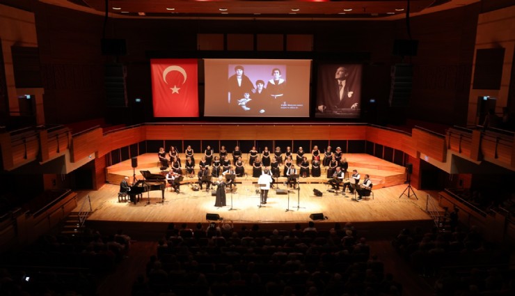 Cumhuriyetin Divası Müzeyyen Senar konserle anıldı