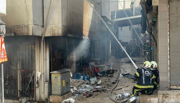 Denizli'de tarihi çarşıdaki yangın kontrol altında