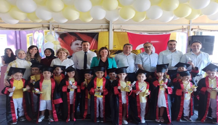 İlk diplomalarını kreşten aldılar