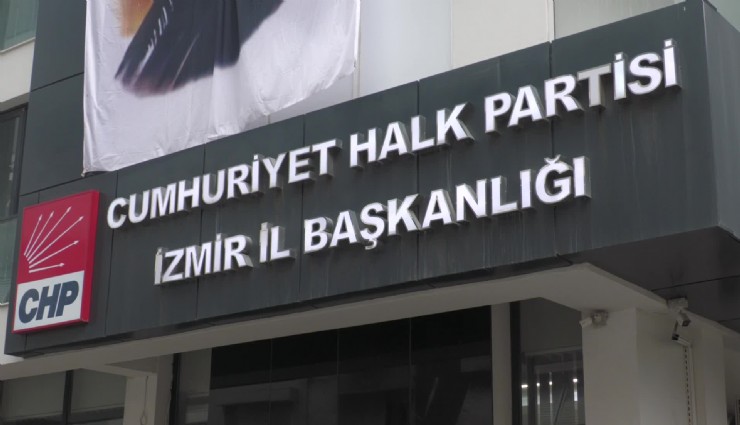 İzmir Büyükşehir Belediyesindeki işten çıkarmalar gerginliği artırdı: CHP ilçe başkanları olağanüstü toplanıyor