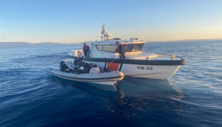 İzmir'de 47 göçmen karaya çıkartıldı, 2 göçmen kaçakçısı yakalandı