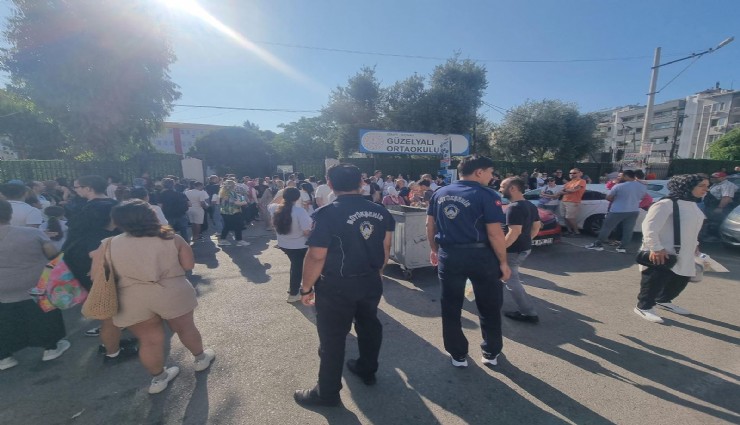 İzmir’de geç kalan öğrencileri sınava zabıta ekipleri ulaştırdı