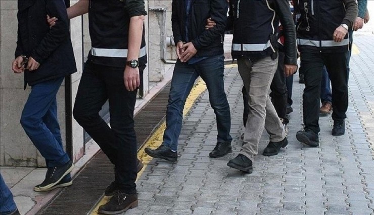 İzmir ve İstanbul'da FETÖ operasyonu: 174'ü muvazzaf, 176 asker gözaltına alındı