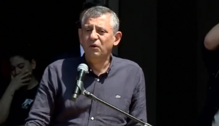 Özel Zeyrek'in cenaze töreninde gözyaşlarını tutamadı