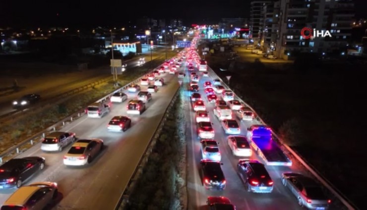 Trafikte bayram yoğunluğu dron ile görüntülendi