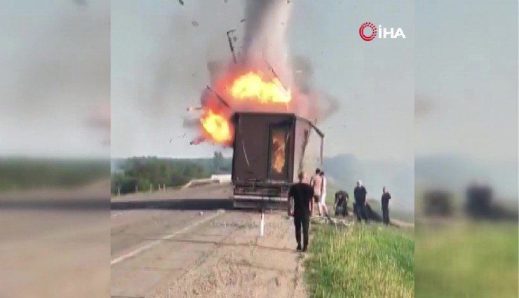 Ukrayna Rus hava üslerine yönelik saldırıdaki dronları kamyonlara gizlemiş