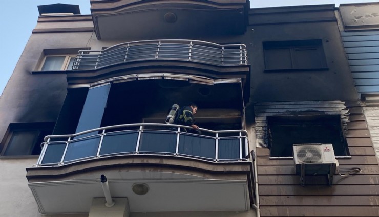 Alevlerin yükseldiği ev kullanılamaz hale geldi