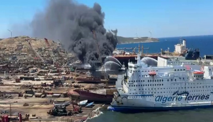 Aliağa'da alevler içinde kalan tanker gemi bu sabah söndürülebildi