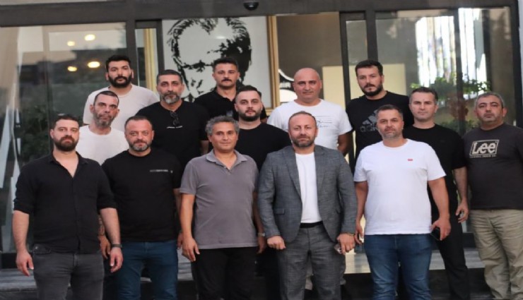 Altay’da Prof. Dr. Yüksel Gürüz’ün istifası için imza kampanyası başladı, imzalar teslim edildi