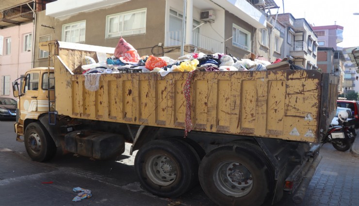 Aydın'da Belediye müdahalesi: Nazilli'de bir evden üç kamyon çöp çıktı