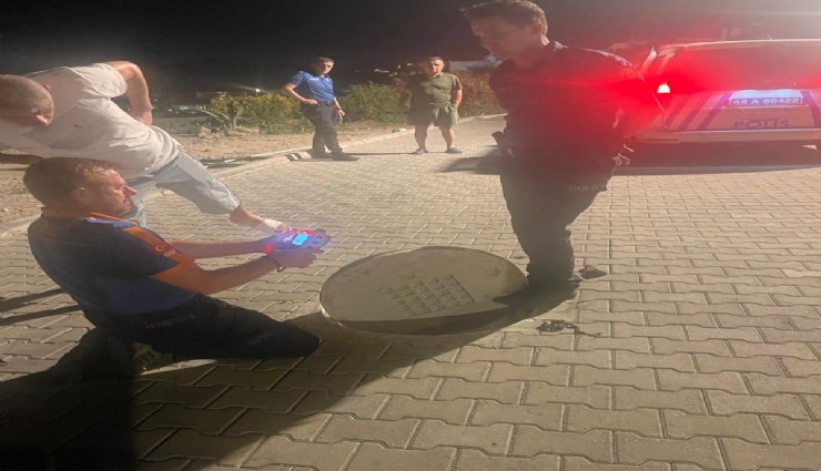 Bodrum'da kanalizasyon hattına giren iki işçi gazdan zehirlendi