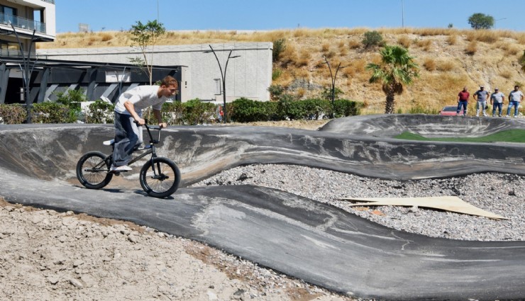 Bornova’da pedallar geleceğe dönecek