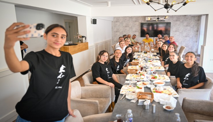 Bornova’nın sultanları set vermeden zirvede