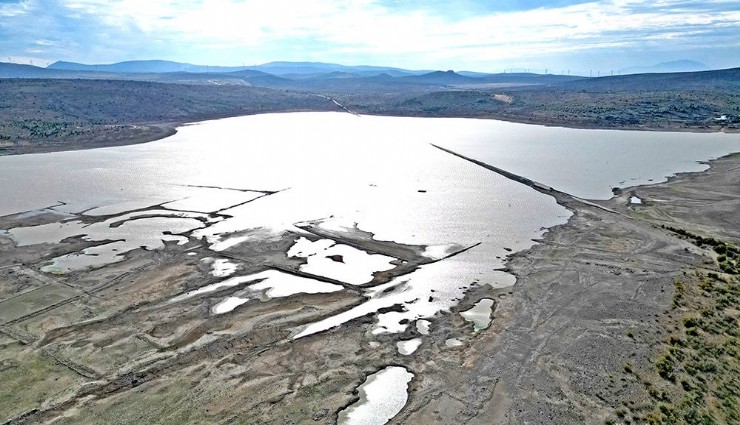 Çeşme Kutlu Aktaş Barajı'nda su seviyesi yüzde 5'in altına düştü