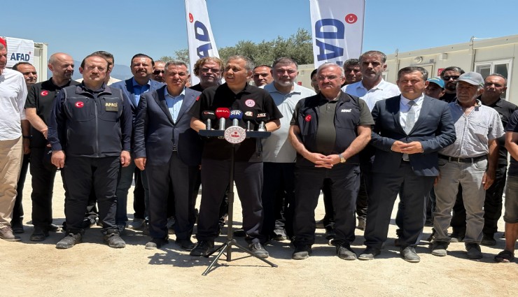 İçişleri Bakanı Yerlikaya, İzmir'de yanan köyleri ziyaret etti