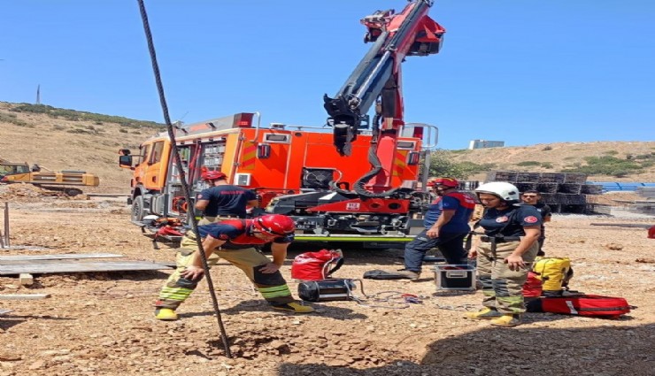İzmir İtfaiyesi kuyuya düşen yurttaşı kurtardı
