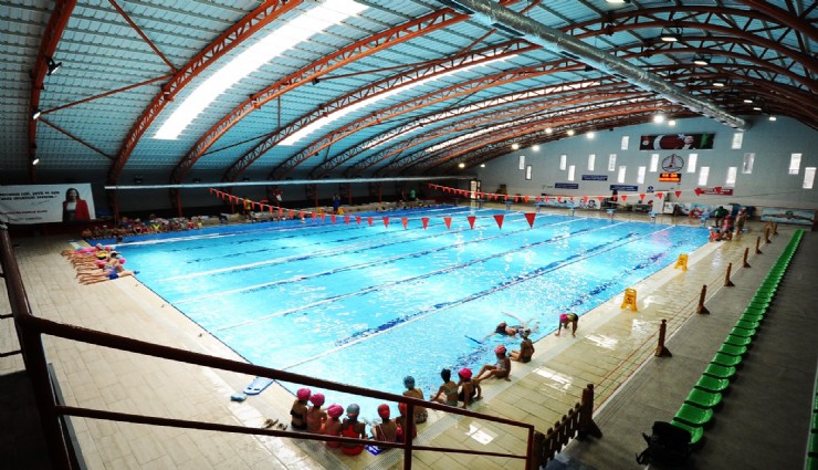 Karşıyaka Belediyesi Yüzme Havuzu’na modern dokunuş