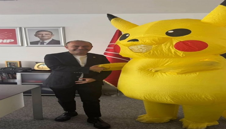 Pikachu CHP Genel Merkezi'nde