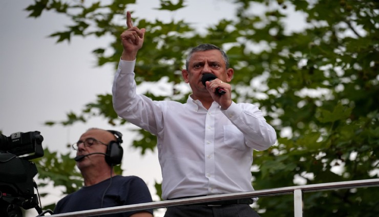 Trabzon Mitinginde Özel’den sert çıkış: ''Fındıkta 250 liranın altındaki bir taban fiyat ölümdür, zülümdür''