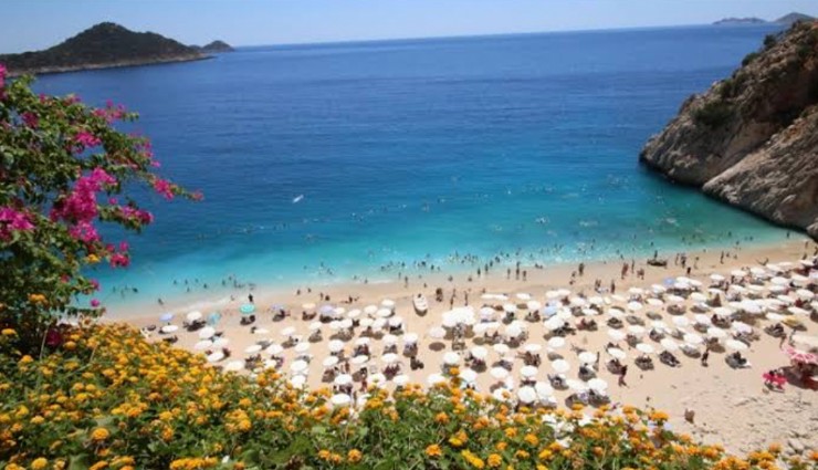 Turizm geliri ikinci çeyrekte 16 milyar 284 milyon 322 bin dolar oldu