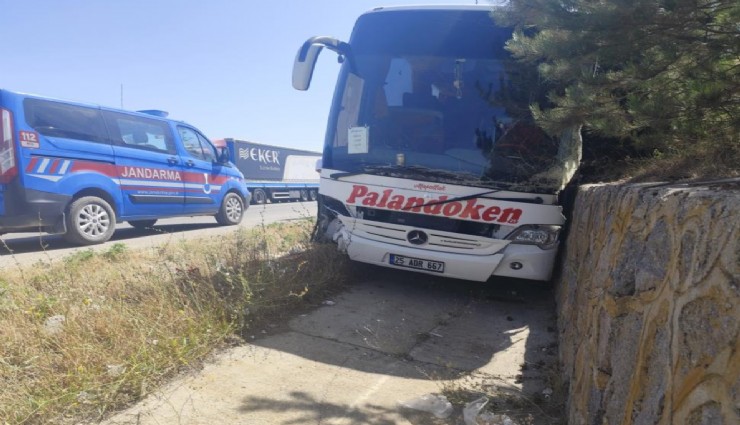 Yolcu otobüsü ve tırın karıştığı zincirleme kaza: 7 kişi yaralandı