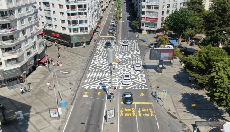 Alsancak Talatpaşa Bulvarı’nda yaya platformu yenilendi