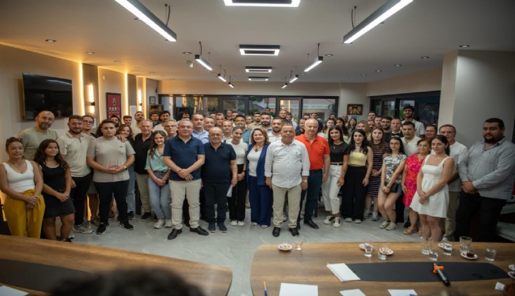 Aydın'daki CHP'li Belediye Başkanları Kuşadası'nda bir araya geldi