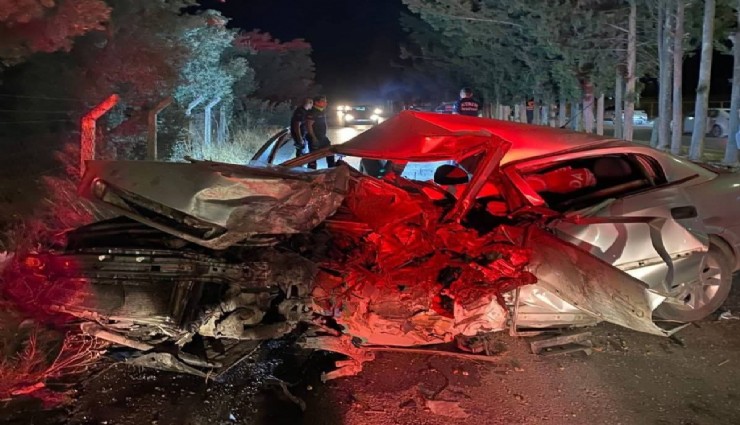 Aydın Söke'de feci kaza: Otomobil hurdaya döndü, sürücüsü hayatını kaybetti