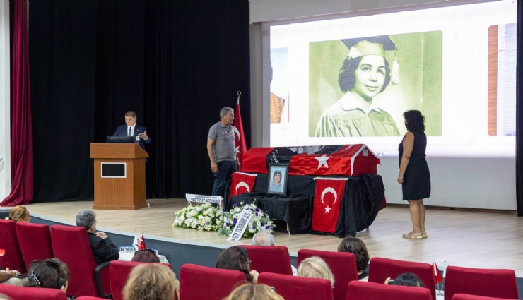 Başkan Tugay'dan hocası Emel Tümbay'a duygusal veda: Anınızı yaşatmak için üzerime düşeni yapacağım