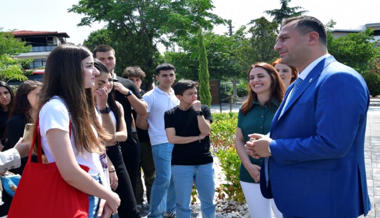 Bornova Belediyesi'nden 2 bin öğrenciye ücretsiz eğitim desteği