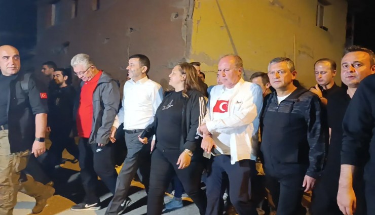 Büyük Taarruz'un yıl dönümü: Özgür Özel ile vatandaşların Kocatepe'ye zafer yürüyüşü