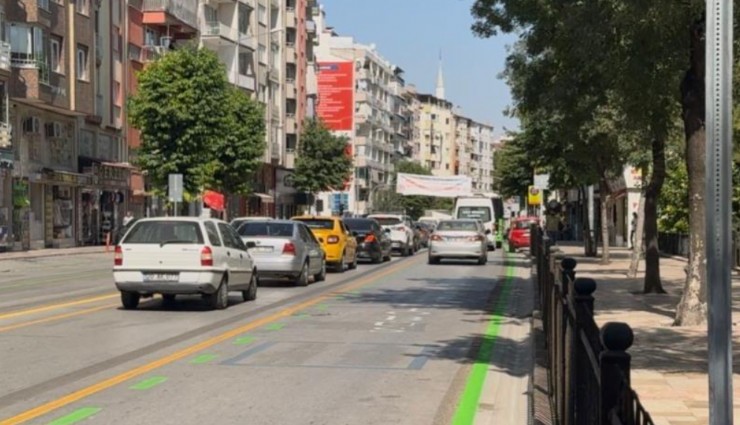 Denizli İstiklal Caddesi'nde ‘Otobüs Yolu' projesi vatandaş ve esnaftan tepki topladı