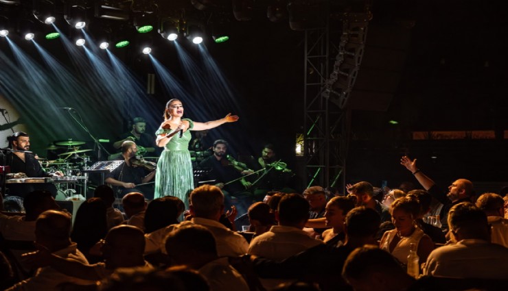 Derya Bedavacı'dan unutulmaz gece: Her dinleyici için bir ağaç dikildi