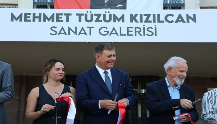 İzmir’de sanat dolu açılış: Kültürpark’ta Mehmet Tüzüm Kızılcan Sanat Galerisi hizmete girdi