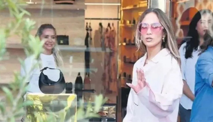 Jennifer Lopez'e İstanbul'da şok: Mağazaya alınmadı