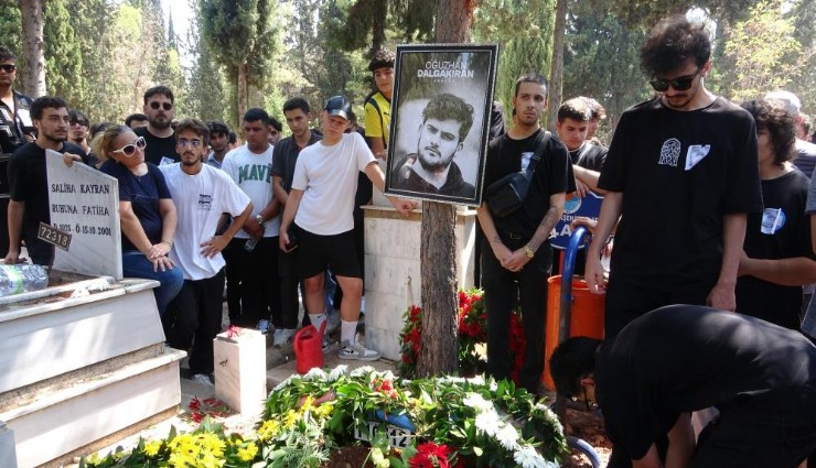 ‘Jrokez' lakaplı yayıncı Oğuzhan Dalgakıran toprağa verildi