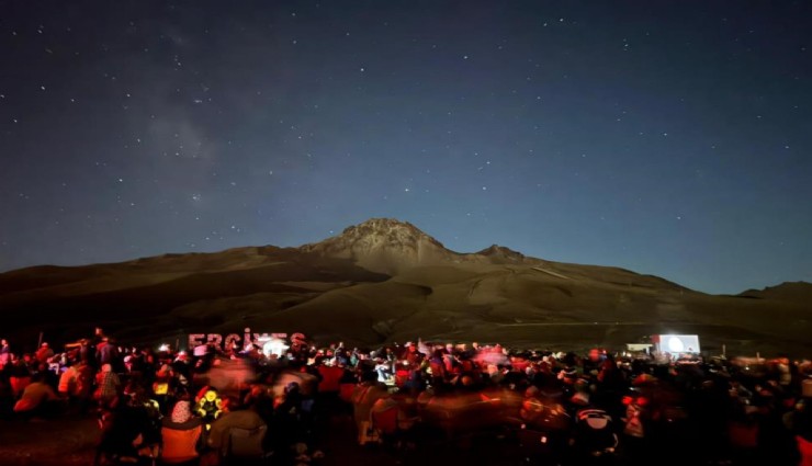 Kayseri'de gökyüzü tutkunları meteor yağmuruna yoğun ilgi gösterdi