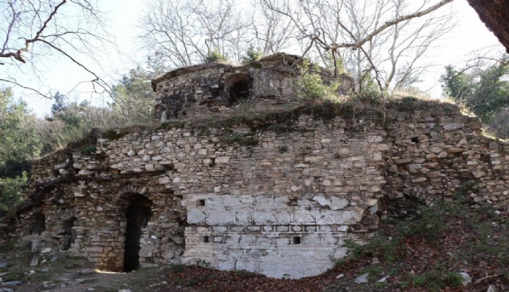 Kuşadası’nda doğa ve tarih buluşuyor: 900 yıllık Kurşunlu Manastırı yürüyüş rotalarında