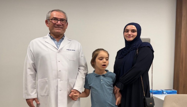 Medicana'da başarı hikayesi: Tekerlekli sandalye ile geldi, annesinin elinden tutup çıktı