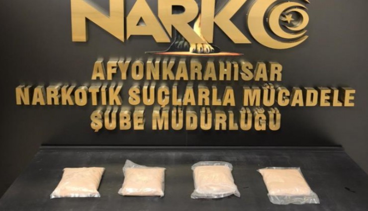 Afyonkarahisar’da yolcu otobüsünde kimlik kontrolü yakalattı: 600 kilogram uyuşturucu hammaddesi ele bulundu