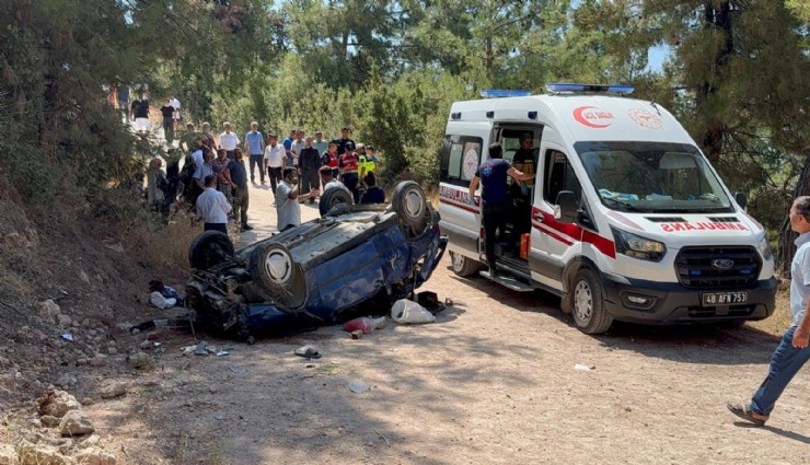 Akrabalarının düğün yemeğine giderken 30 metrelik şarampole yuvarlandılar