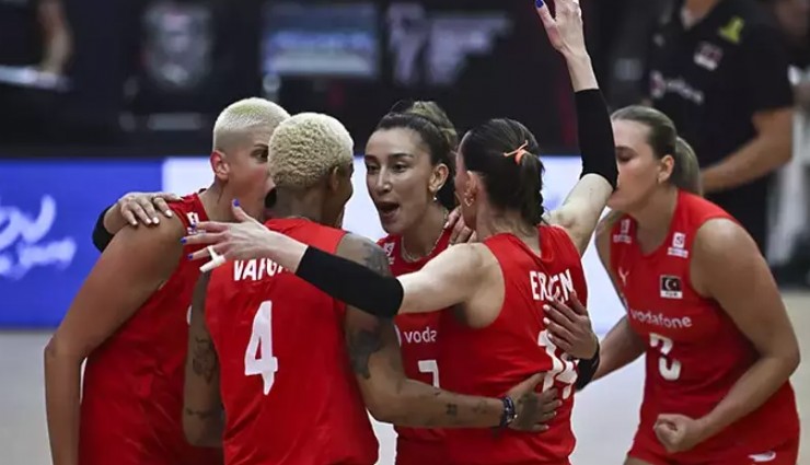 Alkışlar filenin sultanlarına: ABD'ye devirip yarı finale çıktılar