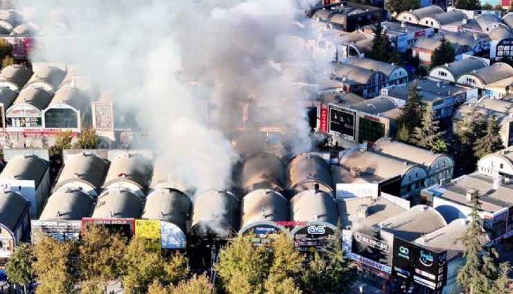 Bağcılar İSTOÇ’ta malzeme dükkanında çıkan yangın 17 iş yerine zarar verdi