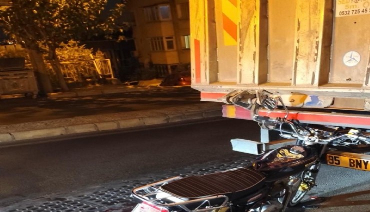Bornova’da motosiklet kamyona çarptı: 1 kişi hayatını kaybetti, 1 kişi yaralandı