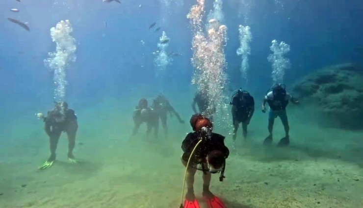 Fethiye’de dalgıçlardan su altında namaz