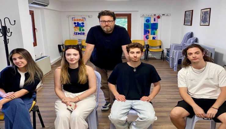 Genç İzmir Konservatuvar Hazırlık Kursu öğrencileri başarısını kanıtladı