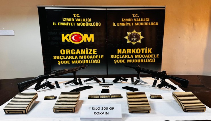 İzmir'de belirlenen adrese büyük operasyon :4 kilonun üzerinde kokain ele geçirildi