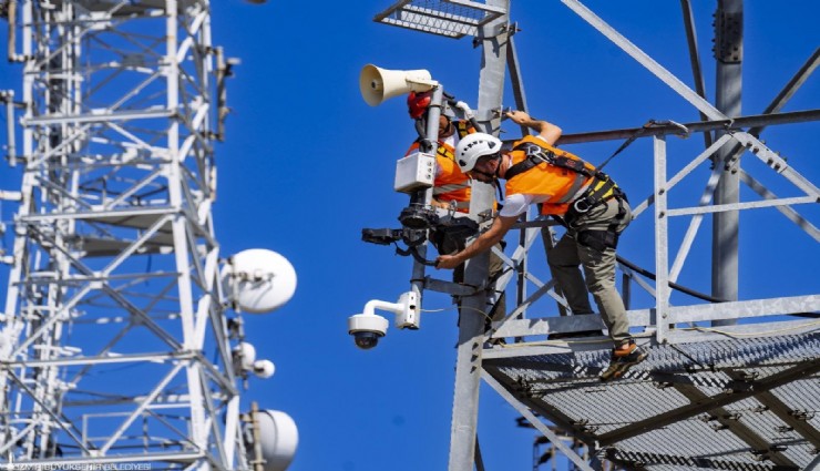İzmir'de doğal afet anında hayat kurtaracak iletişim sistemi kuruldu